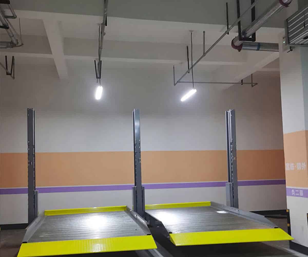 西區(qū)二層升降橫移式立體停車庫短租
