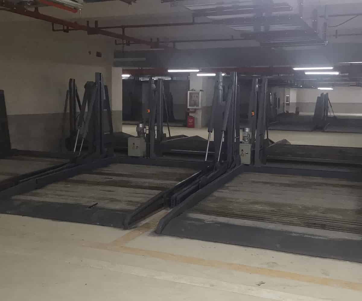 雙柱簡易升降機械車位長租.jpg